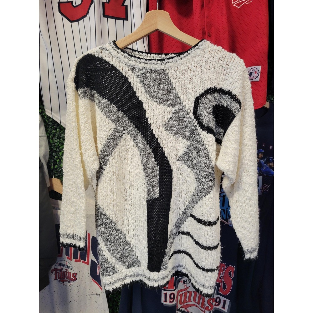 vtg 90s ABSTRACT CARRIAGE COURT Sweater Medium // casual retro vintage pull over